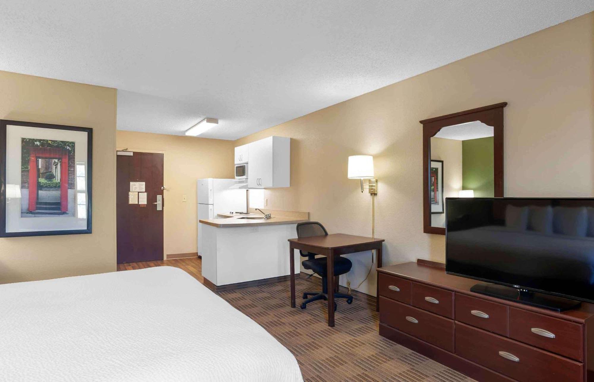 Extended America - Seattle - - Factoria Bellevue